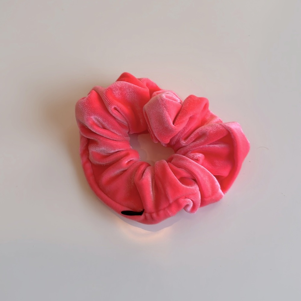 Girls velvet zipper pouch neon pink scrunchie, excellent used condition